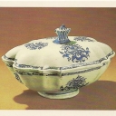 Tureen - majolica, figurines - porcelain