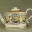 Teapot and tray. Spode. C. 1800.