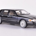 Lincoln Town Car, black 1997