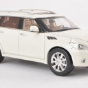 Infiniti QX56, white