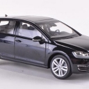 VW Golf VII, met.-black, 5-door 2013