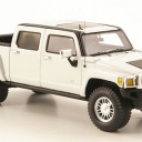 Hummer H3T, white 2008