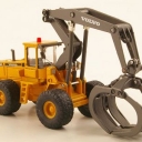Volvo L180C, Holzgreifer